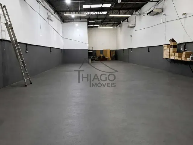 Galpão / Barracão com 350m², para alugar, no bairro Cambuci em São Paulo