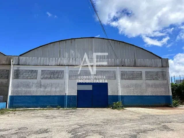 Galpão / Barracão com 2750m², para alugar, no bairro Piracangaguá em Taubaté