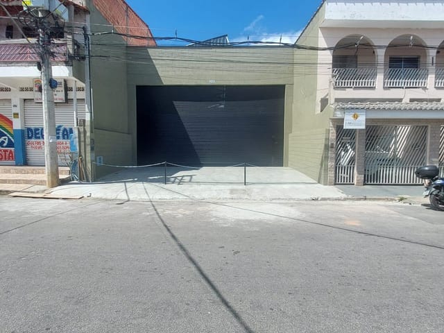 Foto do Galpão / Barracão - Excelente Galpão para locação, J 300 metros , 4 vagas - Jardim IV Centenário/Lavras -   Guarulhos, SP | Imobiliária Compare
