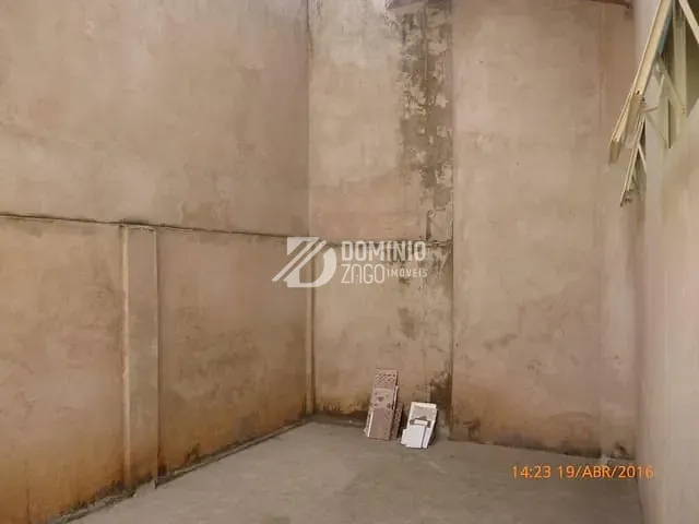 Galpão / Barracão com 250m², para alugar, no bairro Vila Celeste em Uberaba