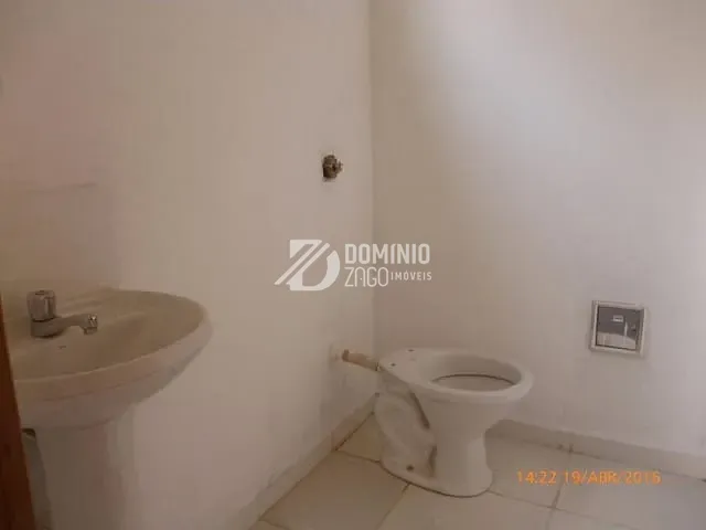 Galpão / Barracão com 250m², para alugar, no bairro Vila Celeste em Uberaba