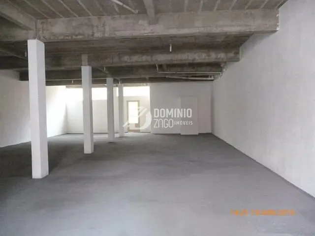 Galpão / Barracão com 250m², para alugar, no bairro Vila Celeste em Uberaba