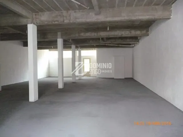 Galpão / Barracão com 250m², para alugar, no bairro Vila Celeste em Uberaba