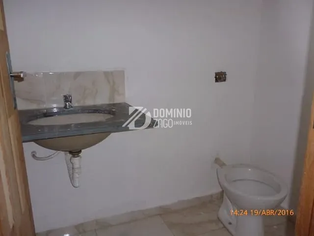 Galpão / Barracão com 250m², para alugar, no bairro Vila Celeste em Uberaba