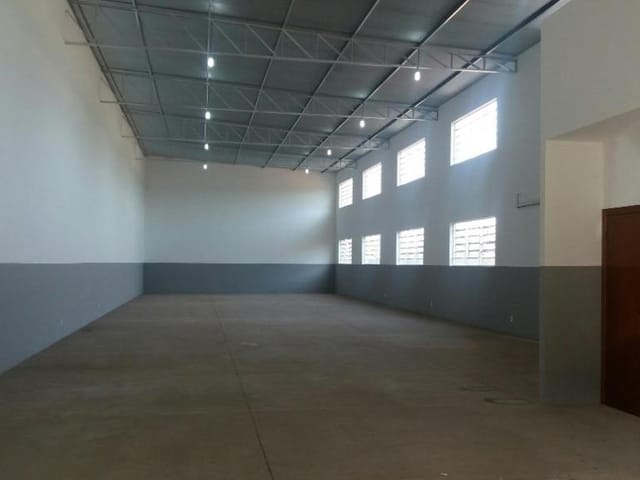 Galpão / Barracão com 436m², à venda, no bairro Vila Moimaz em Birigüi
