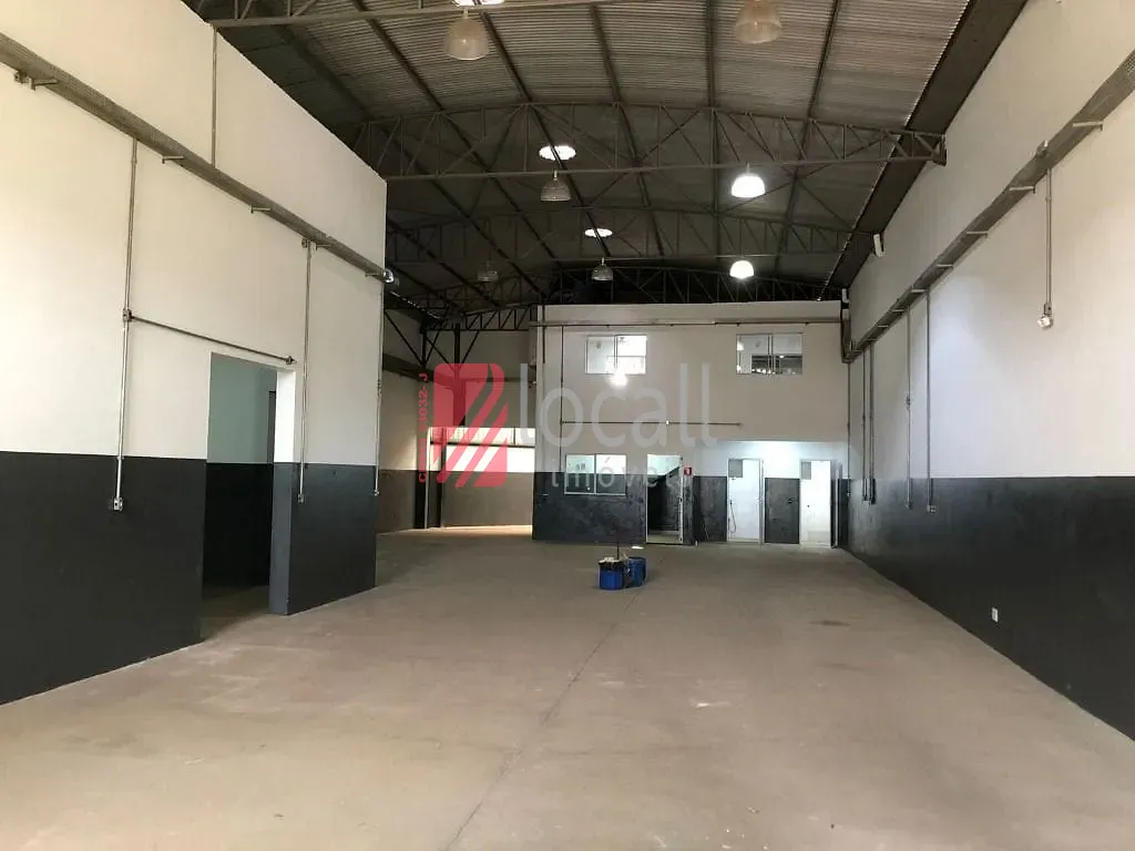 Galpão / Depósito / Armazém  à venda, 450m² — foto 2 de 15