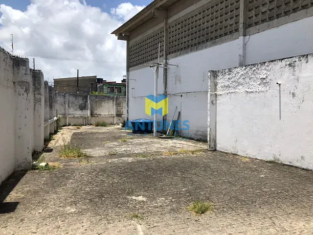Galpão / Barracão com 650m², para alugar, no bairro Imbiribeira em Recife