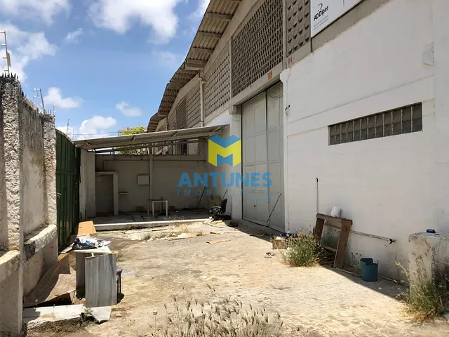 Galpão / Barracão com 650m², para alugar, no bairro Imbiribeira em Recife