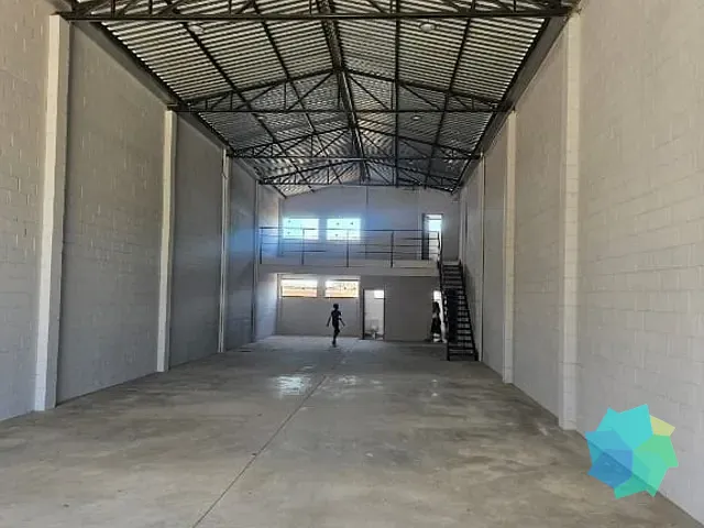 Galpão / Barracão com 265m², para alugar, no bairro Jardim Nair Maria em Salto