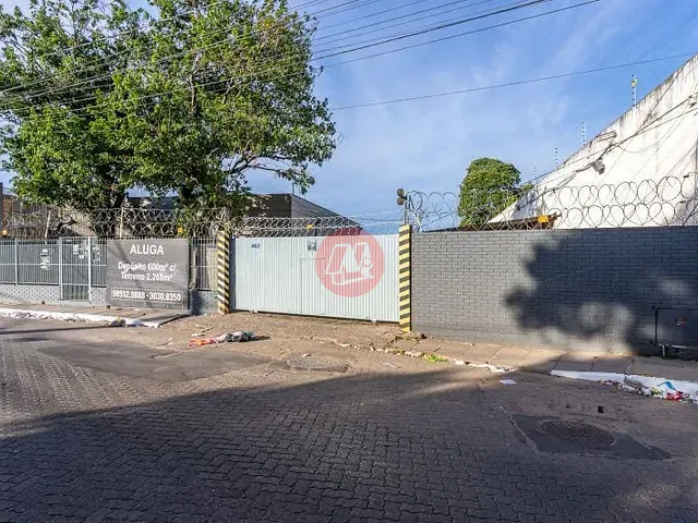 Galpão / Barracão com 600m², para alugar, no bairro Farrapos em Porto Alegre