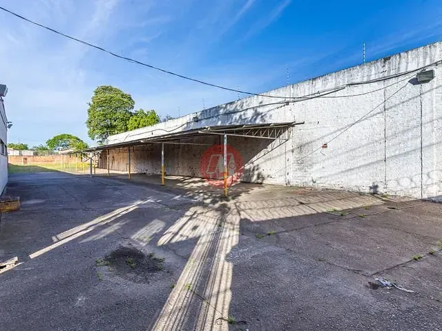 Galpão / Barracão com 600m², para alugar, no bairro Farrapos em Porto Alegre
