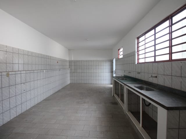 Galpão / Barracão com 480m², para alugar, no bairro Centro em São João da Boa Vista