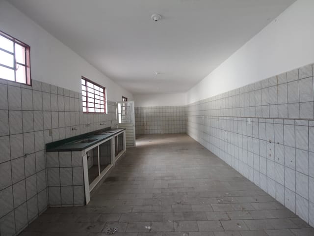 Galpão / Barracão com 480m², para alugar, no bairro Centro em São João da Boa Vista