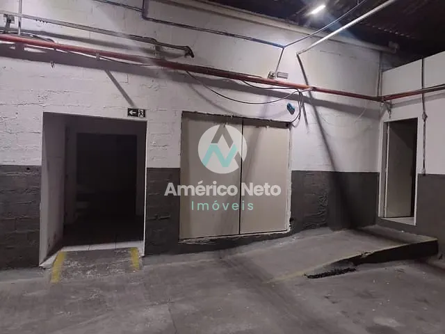 Galpão / Barracão com 1000m², para alugar, no bairro São José em São Caetano do Sul