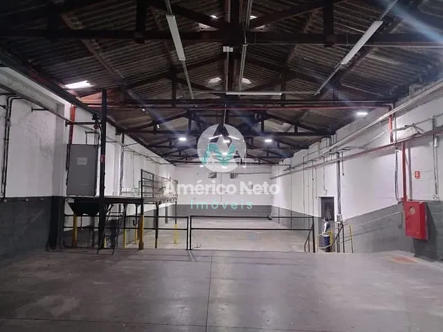 Galpão / Barracão com 1000m², para alugar, no bairro São José em São Caetano do Sul