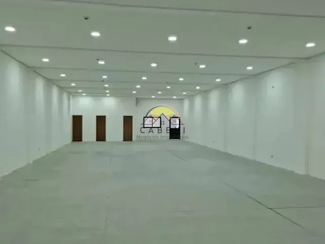 Galpão / Barracão com 400m², para alugar, no bairro Vila Romana em São Paulo