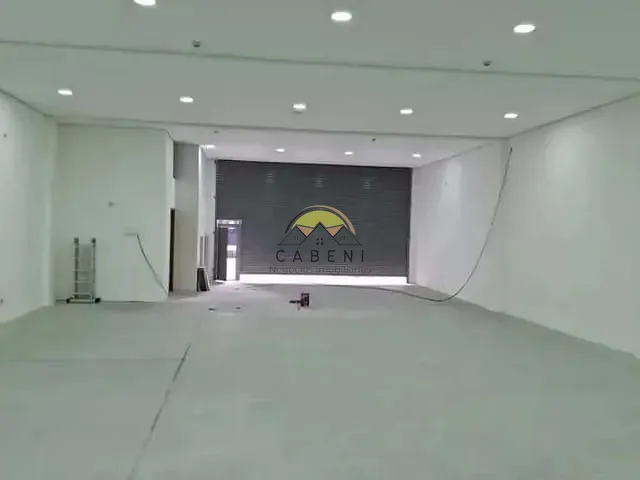 Galpão / Barracão com 400m², para alugar, no bairro Vila Romana em São Paulo