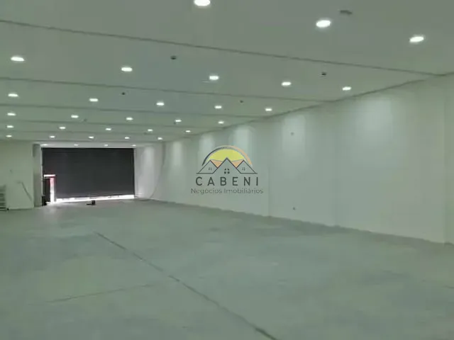 Galpão / Barracão com 400m², para alugar, no bairro Vila Romana em São Paulo