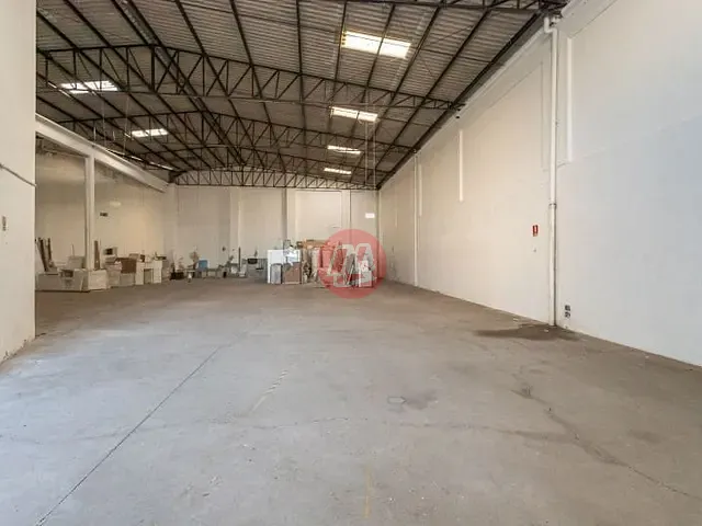 Galpão / Barracão com 448m², para alugar, no bairro Floresta em Porto Alegre