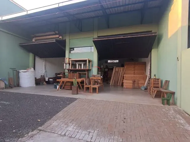 Galpão / Barracão para alugar, no bairro Antares em Londrina