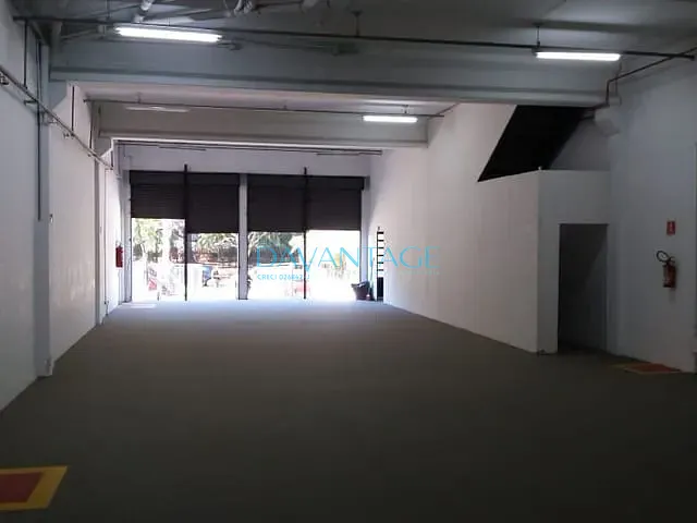 Galpão / Barracão com 1000m², para alugar, no bairro Tamboré em Barueri
