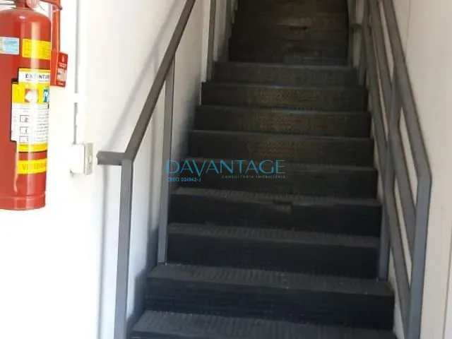 Galpão / Barracão com 1000m², para alugar, no bairro Tamboré em Barueri