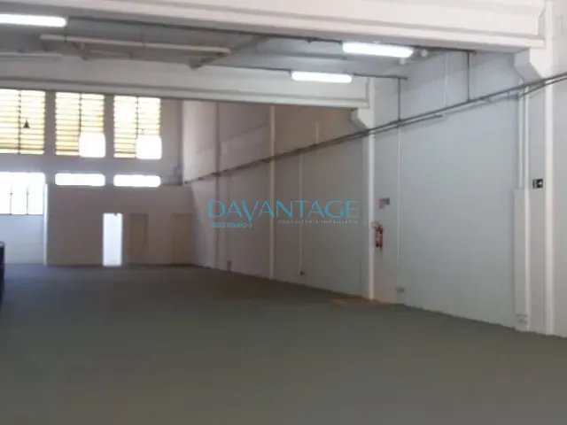 Galpão / Barracão com 1000m², para alugar, no bairro Tamboré em Barueri
