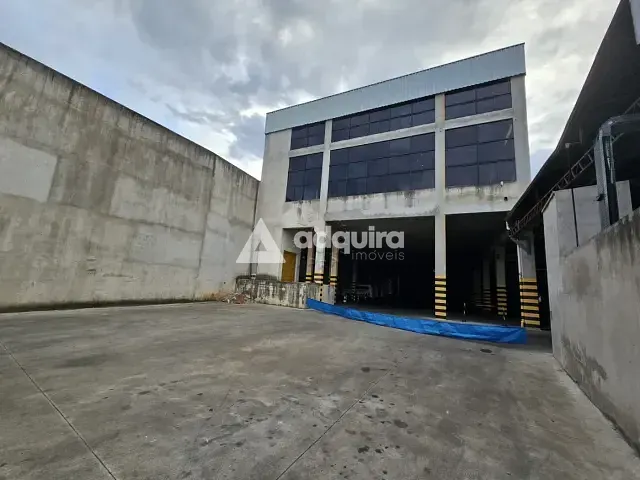 Galpão / Barracão com 951m², à venda, no bairro Centro em Castro