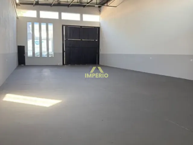 Galpão / Barracão com 220m² 1 quarto e 2 banheiros, para alugar, no bairro Bela Vista em Salto