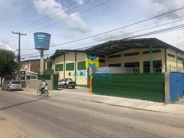 Galpão / Barracão com 1355m², para alugar, no bairro Várzea em Recife