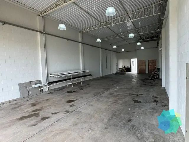 Galpão / Barracão com 225m², para alugar, no bairro Parque Imperial em Salto