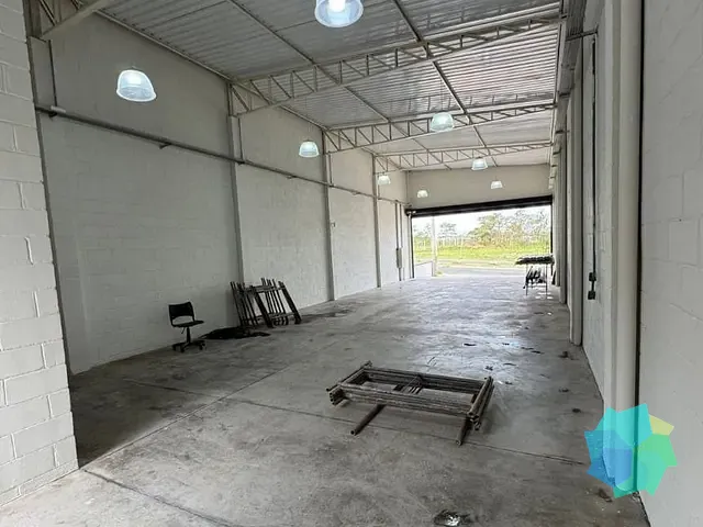 Galpão / Barracão com 225m², para alugar, no bairro Parque Imperial em Salto