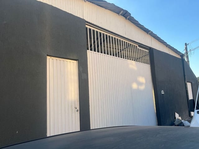 Galpão / Barracão com 300m², à venda, no bairro Granja Carolina em Cotia