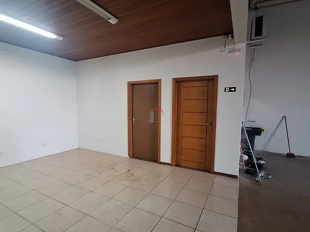Galpão / Barracão para alugar, no bairro Antares em Londrina