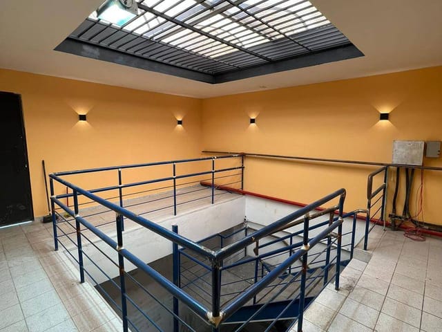 Galpão / Barracão com 350m², para alugar, no bairro Bela Vista em São Paulo