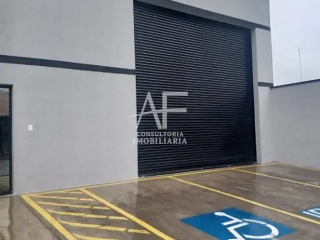 Galpão / Barracão com 300m², para alugar, no bairro Parque Paduan em Taubaté