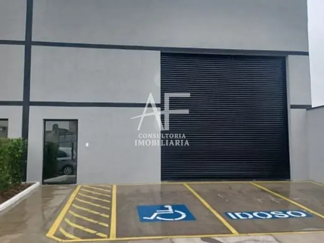 Galpão / Barracão com 300m², para alugar, no bairro Parque Paduan em Taubaté