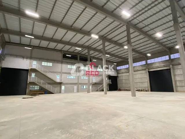 Galpão / Barracão com 2400m², para alugar, no bairro Éden em Sorocaba