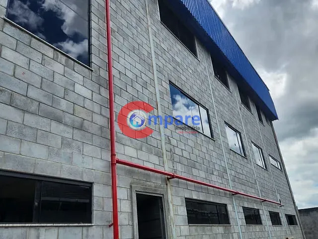 Galpão / Barracão com 2000m², para alugar, no bairro Jardim Nossa Senhora Aparecida em Guarulhos