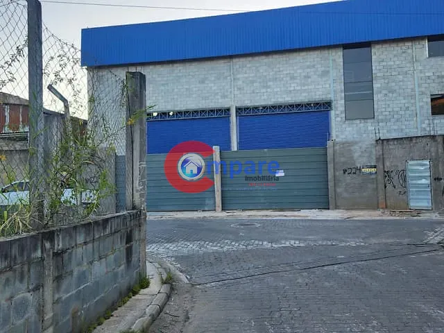 Galpão / Barracão com 2000m², para alugar, no bairro Jardim Nossa Senhora Aparecida em Guarulhos