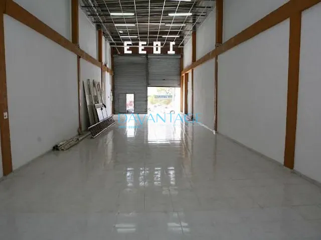 Galpão / Barracão com 300m², para alugar, no bairro Vila Romana em São Paulo
