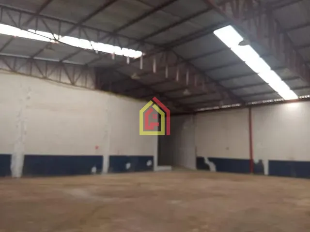 Galpão / Barracão com 500m², para alugar, no bairro Bom Planalto em Marabá