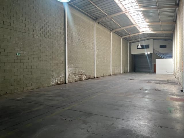 Galpão / Barracão com 500m², para alugar, no bairro Guaturinho em Cajamar