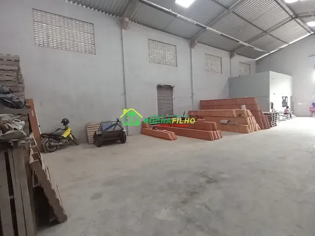 Galpão / Barracão com 600m², para alugar, no bairro Nenhum em Nenhum