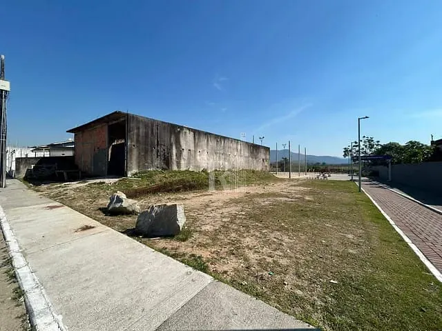 Galpão / Barracão com 360m², à venda, no bairro Flor de Nápolis em São José