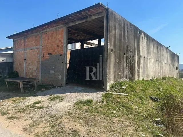 Galpão / Barracão com 360m², à venda, no bairro Flor de Nápolis em São José