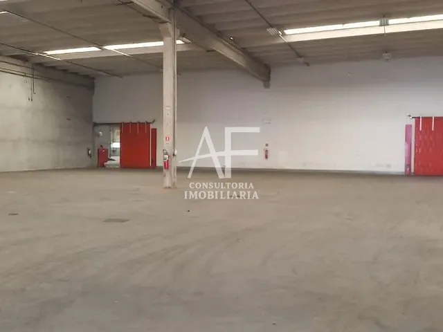Galpão / Barracão com 6432m², para alugar, no bairro Jardim Baronesa em Taubaté