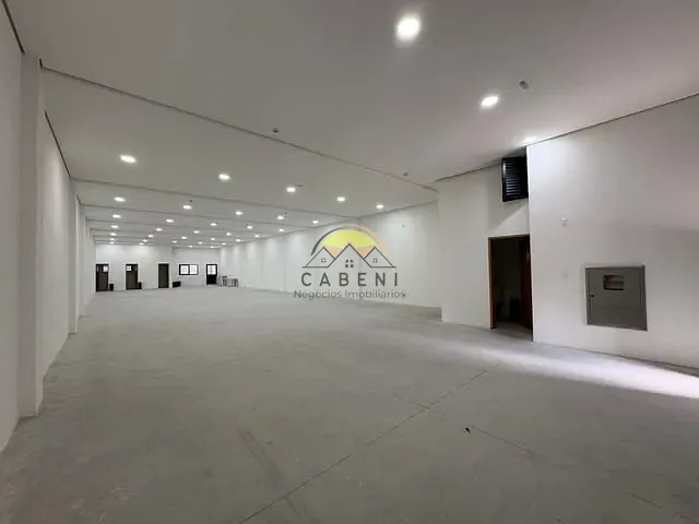 Galpão / Barracão com 400m², para alugar, no bairro Vila Romana em São Paulo