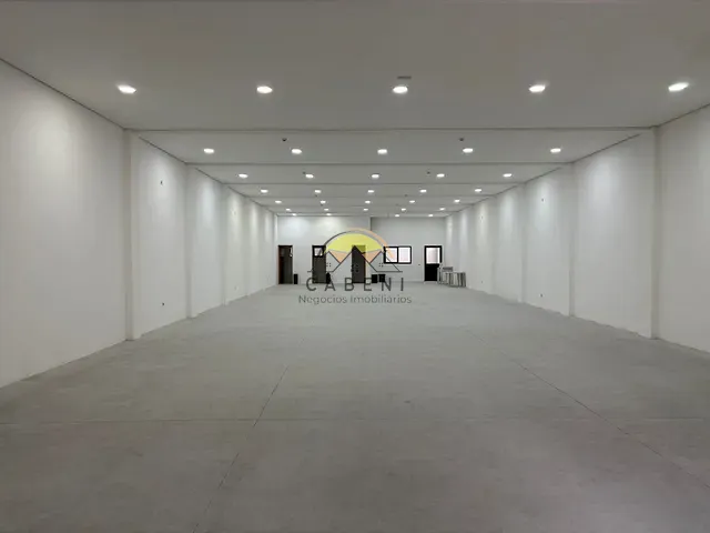 Galpão / Barracão com 400m², para alugar, no bairro Vila Romana em São Paulo