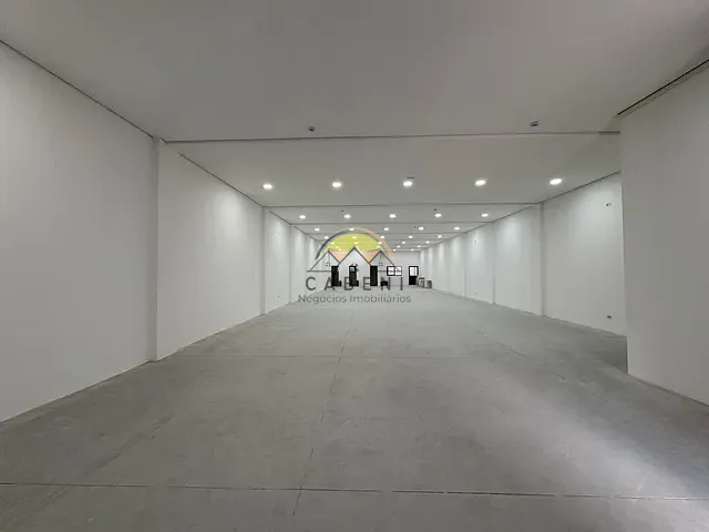 Galpão / Barracão com 400m², para alugar, no bairro Vila Romana em São Paulo
